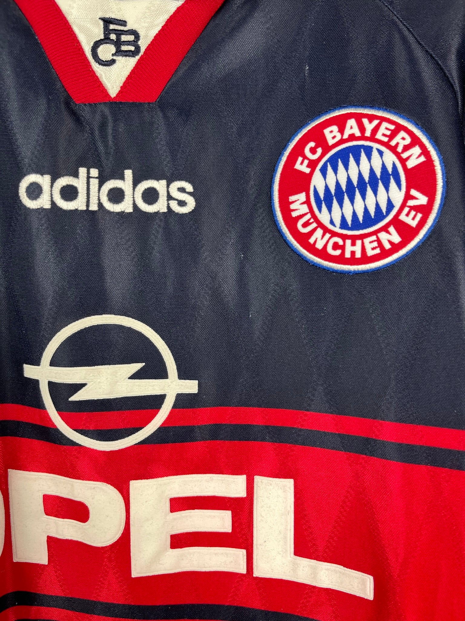 Vintage FC Bayern Trikot (L-XL)